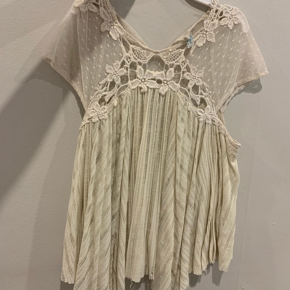 free people size M cream colored top
